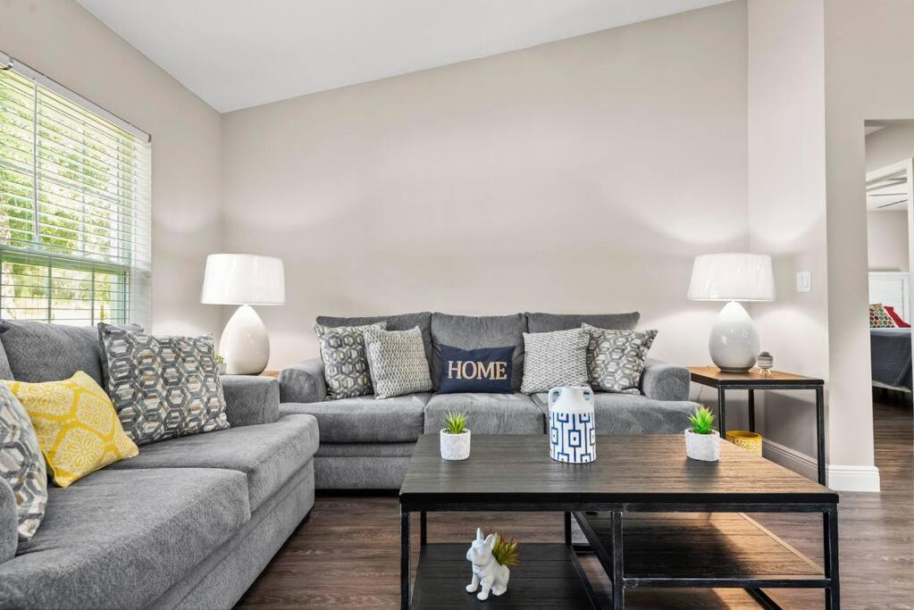 Pet-Friendly, Heated Pool, Close To Everything 3 Bedroom Home ดันเนลลอน ภายนอก รูปภาพ