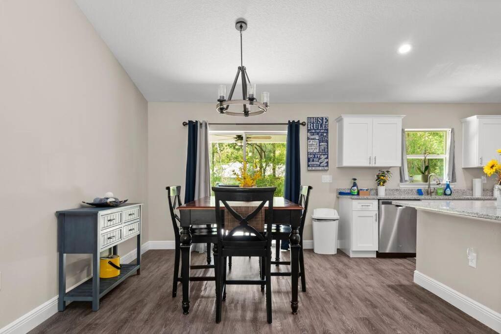 Pet-Friendly, Heated Pool, Close To Everything 3 Bedroom Home ดันเนลลอน ภายนอก รูปภาพ