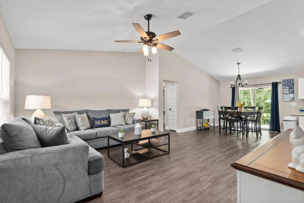 Pet-Friendly, Heated Pool, Close To Everything 3 Bedroom Home ดันเนลลอน ภายนอก รูปภาพ